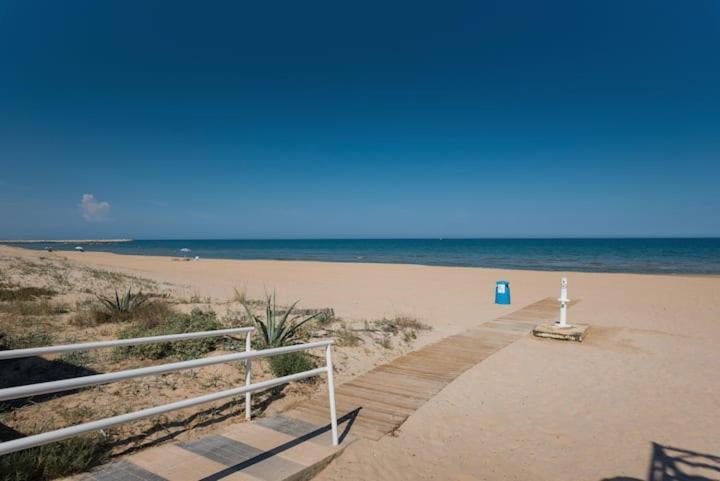 Super Apartamento A Un Paso Del Mar Oliva Bagian luar foto